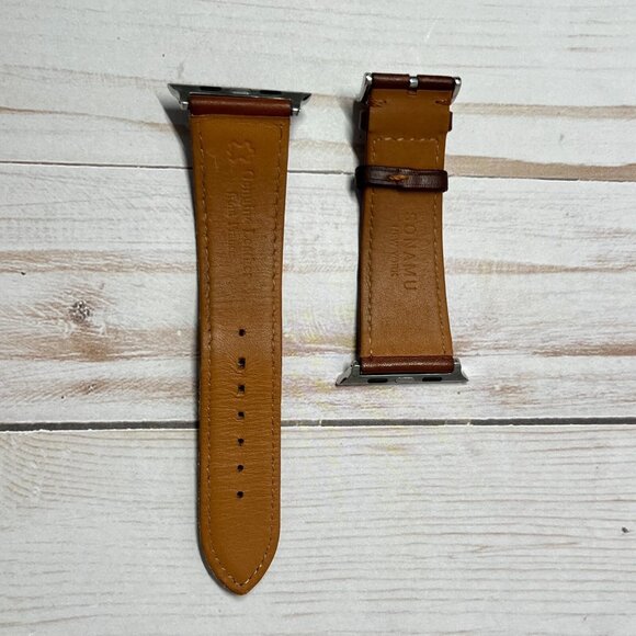 Leather Apple Watch Band for 42mm, 44mm, and 45mm cases - Pre Owned - Picture 2 of 4